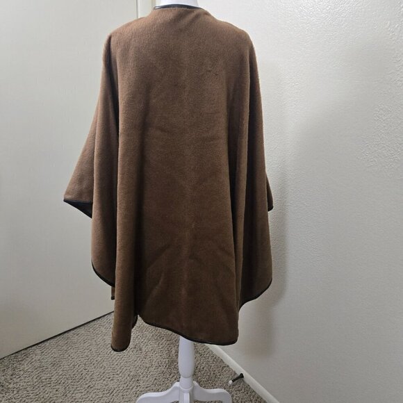 NEW Sofia Cashmere Arequipa Alpaca Cape OS Camel Baby Alpaca Wool Leather Trim - Picture 11 of 12